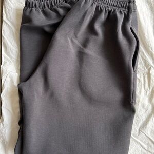 YOUNG LA FOR HER SCUBA SWEATS